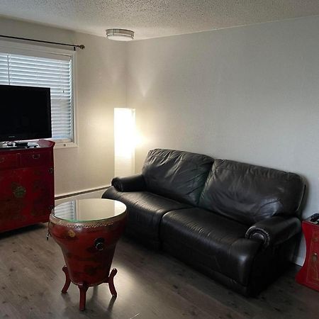 Nightshade Bnb Anchorage Exterior foto